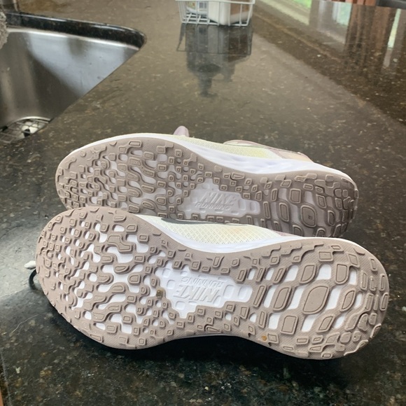 Nike Trainers Sz. 8.5 - Picture 3 of 4